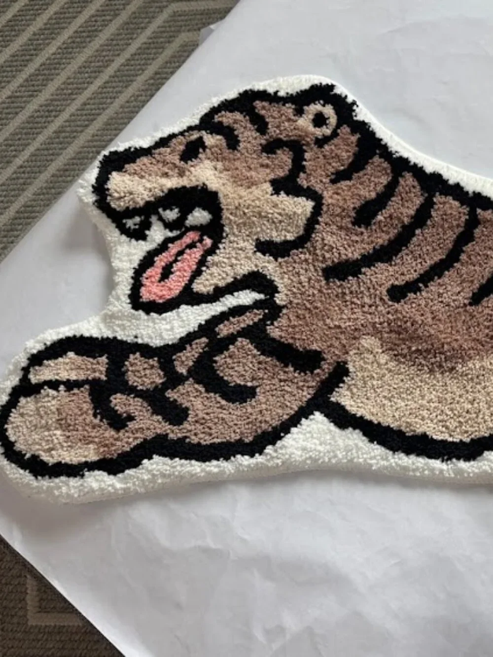 Godalesa Tufted Tiger Shape Area Rug Plush Novelty Room Decor